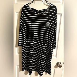 🎹(New) Knee Length dress (on average height person).